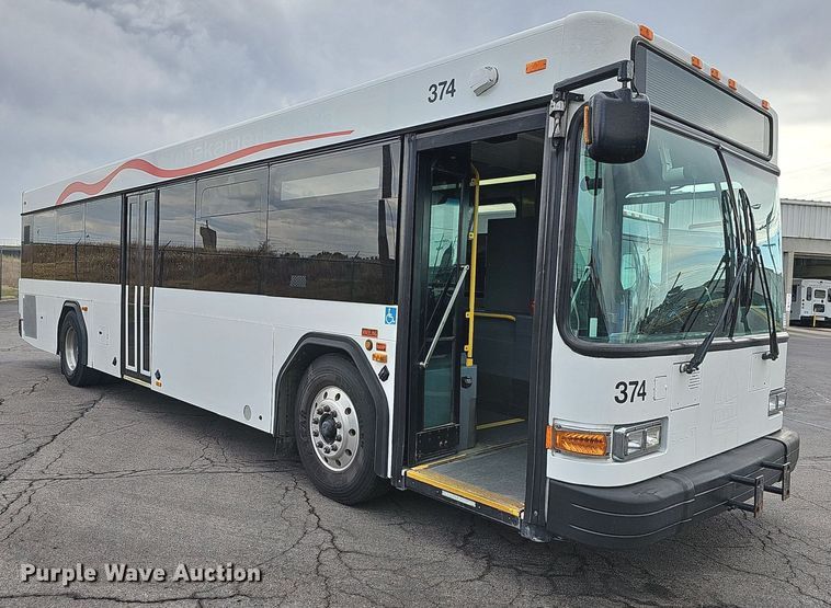 image for item DR5850 2011 Gillig G27B102N4  transit bus
