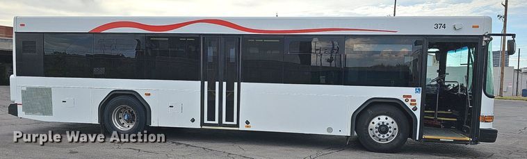 image for item DR5850 2011 Gillig G27B102N4  transit bus