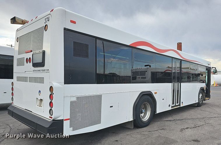 image for item DR5850 2011 Gillig G27B102N4  transit bus