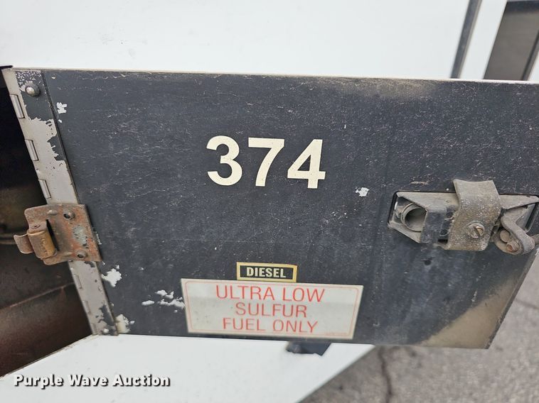 image for item DR5850 2011 Gillig G27B102N4  transit bus