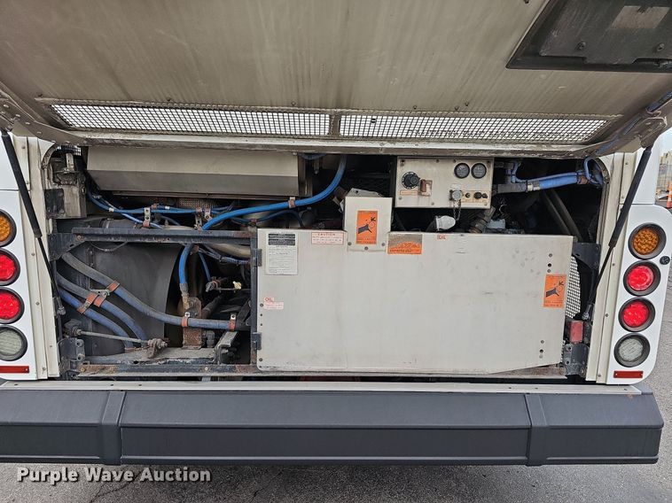 image for item DR5850 2011 Gillig G27B102N4  transit bus