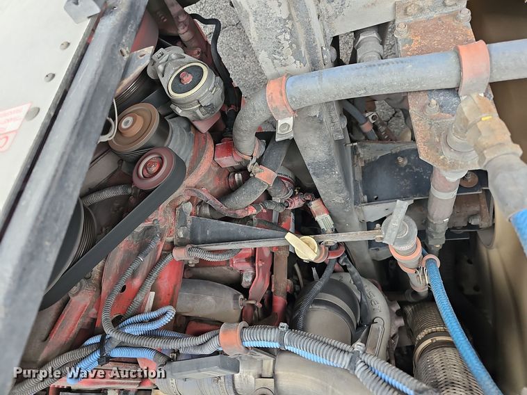 image for item DR5850 2011 Gillig G27B102N4  transit bus