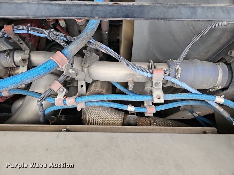 image for item DR5850 2011 Gillig G27B102N4  transit bus