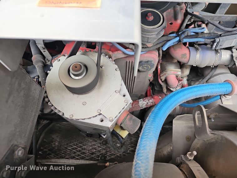 image for item DR5850 2011 Gillig G27B102N4  transit bus