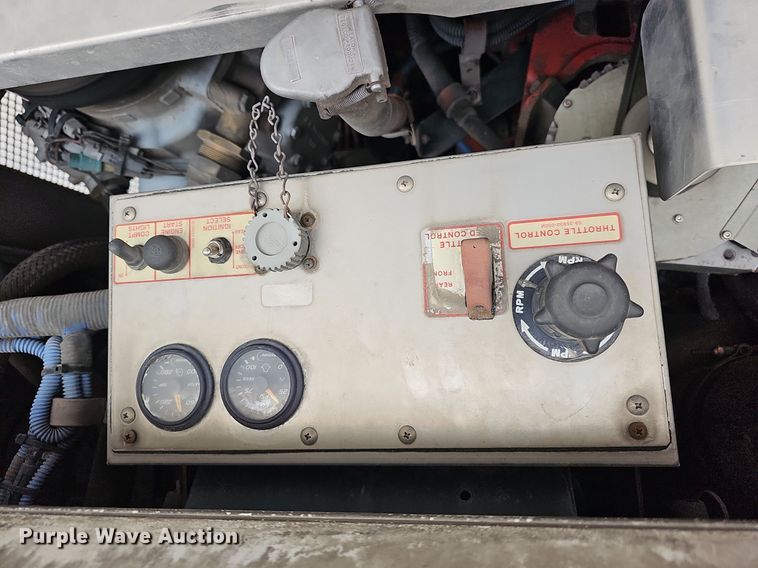 image for item DR5850 2011 Gillig G27B102N4  transit bus