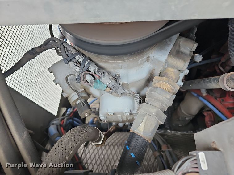 image for item DR5850 2011 Gillig G27B102N4  transit bus