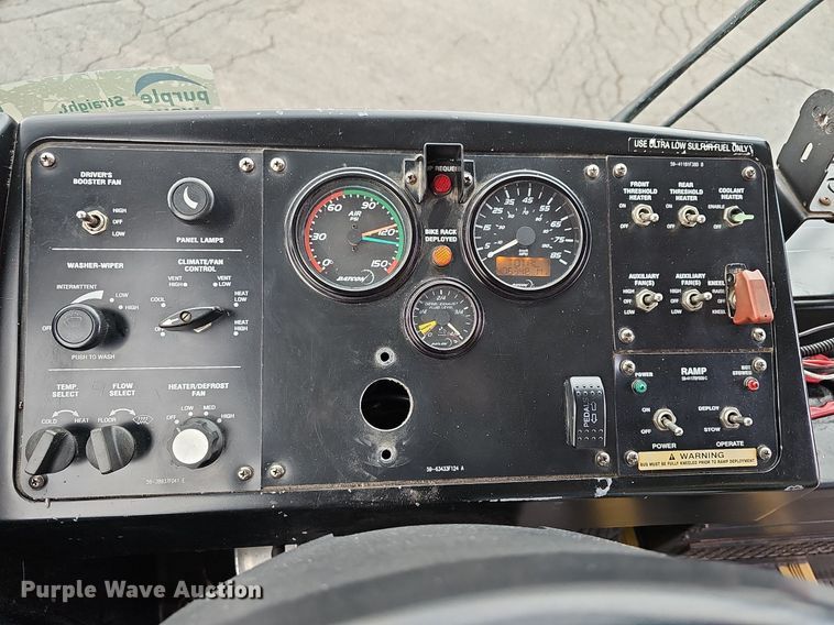 image for item DR5850 2011 Gillig G27B102N4  transit bus