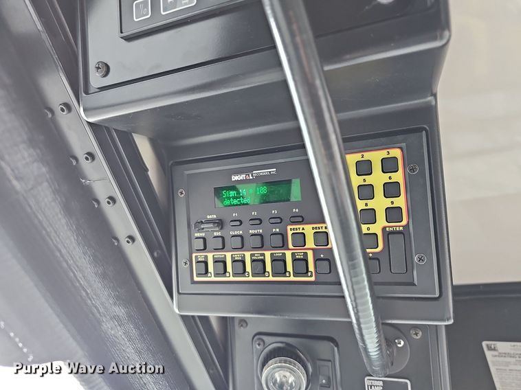 image for item DR5850 2011 Gillig G27B102N4  transit bus