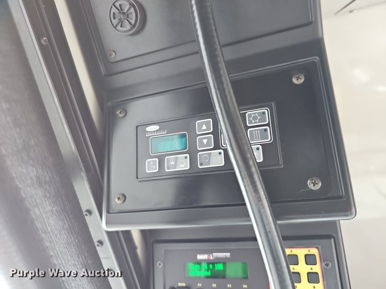 image for item DR5850 2011 Gillig G27B102N4  transit bus