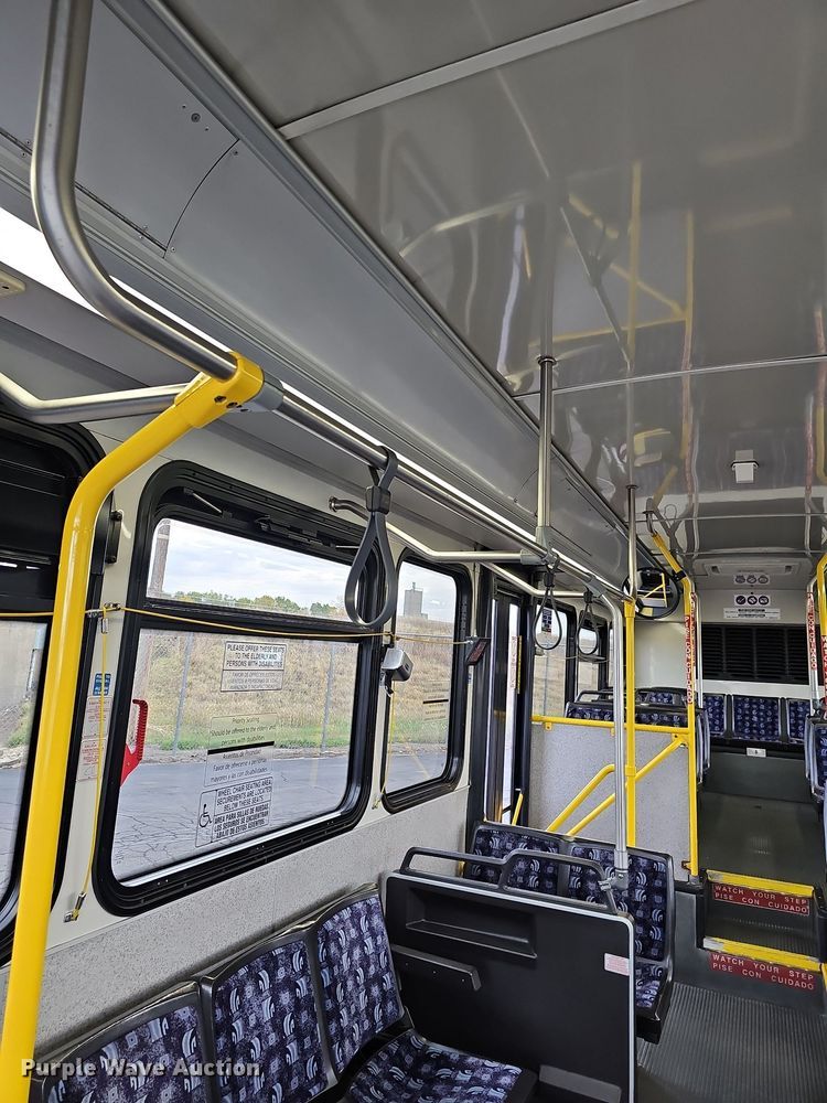 image for item DR5850 2011 Gillig G27B102N4  transit bus