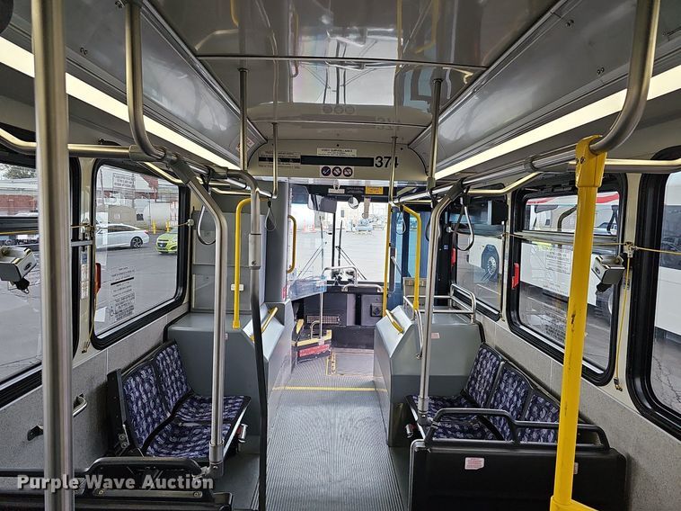 image for item DR5850 2011 Gillig G27B102N4  transit bus