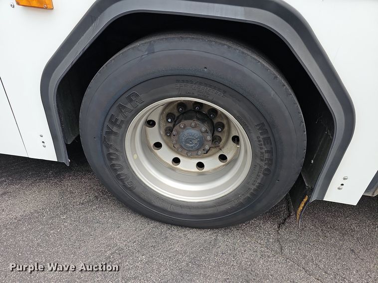 image for item DR5850 2011 Gillig G27B102N4  transit bus