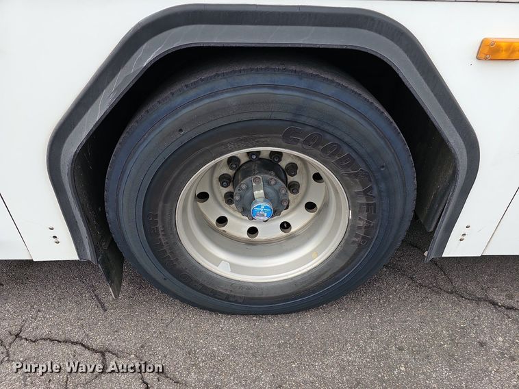 image for item DR5850 2011 Gillig G27B102N4  transit bus