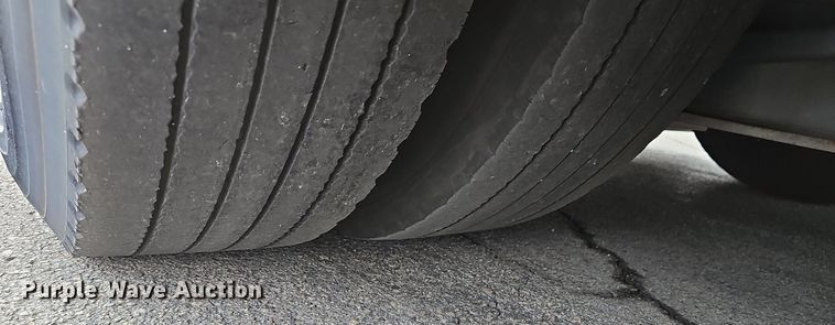 image for item DR5850 2011 Gillig G27B102N4  transit bus