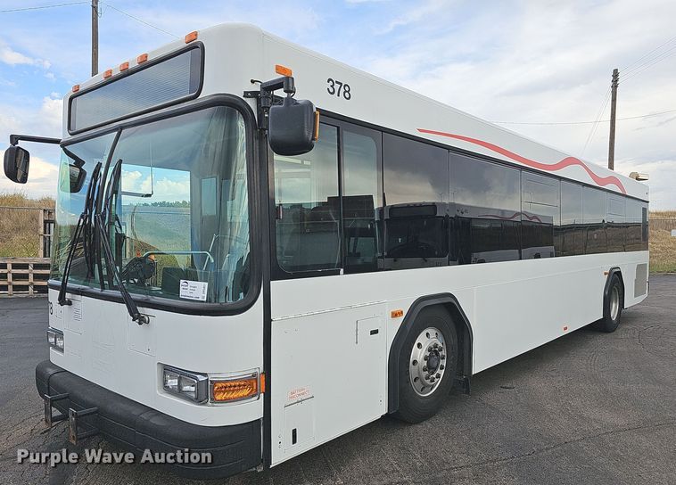 image for item DR5851 2011 Gillig G27B102N4  transit bus