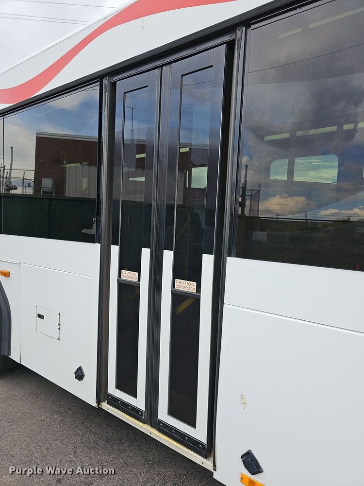 image for item DR5851 2011 Gillig G27B102N4  transit bus