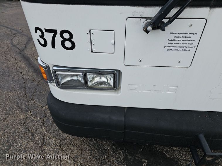 image for item DR5851 2011 Gillig G27B102N4  transit bus