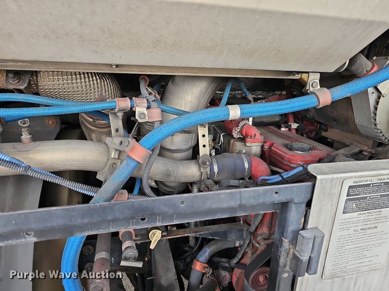 image for item DR5851 2011 Gillig G27B102N4  transit bus