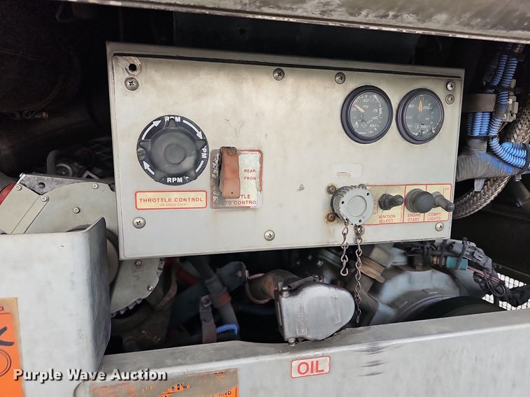 image for item DR5851 2011 Gillig G27B102N4  transit bus