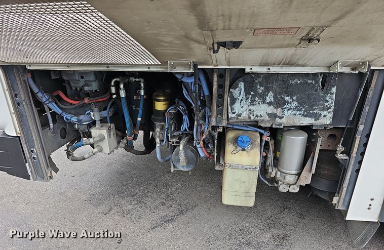 image for item DR5851 2011 Gillig G27B102N4  transit bus