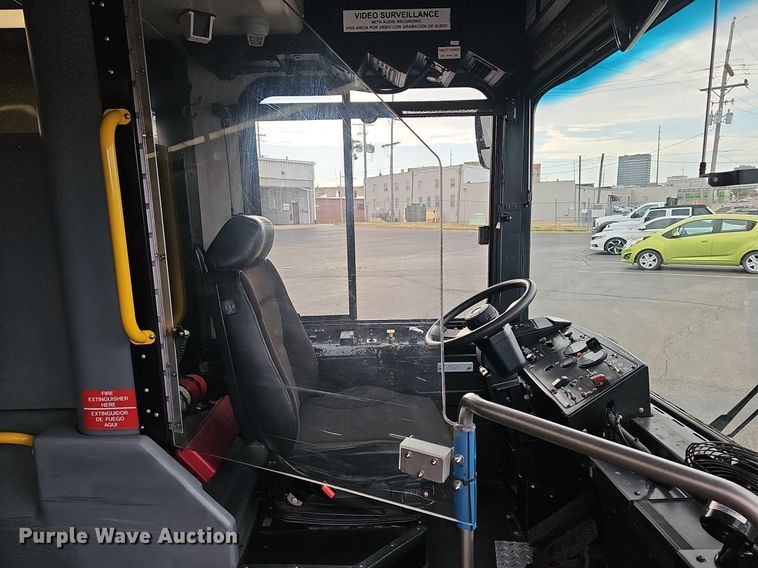 image for item DR5851 2011 Gillig G27B102N4  transit bus