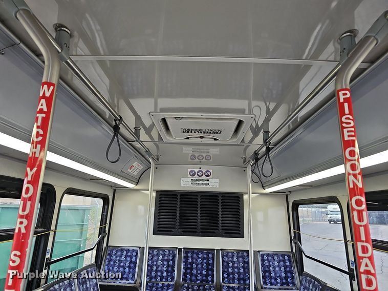 image for item DR5851 2011 Gillig G27B102N4  transit bus