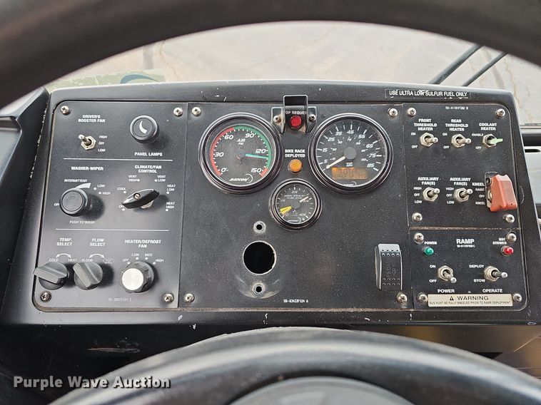 image for item DR5851 2011 Gillig G27B102N4  transit bus