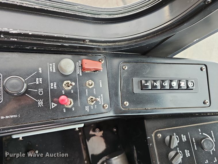 image for item DR5851 2011 Gillig G27B102N4  transit bus