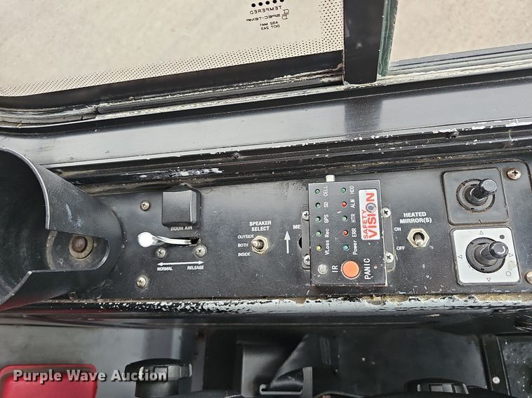 image for item DR5851 2011 Gillig G27B102N4  transit bus