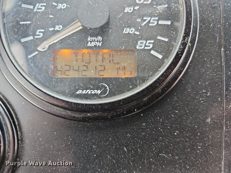 image for item DR5851 2011 Gillig G27B102N4  transit bus