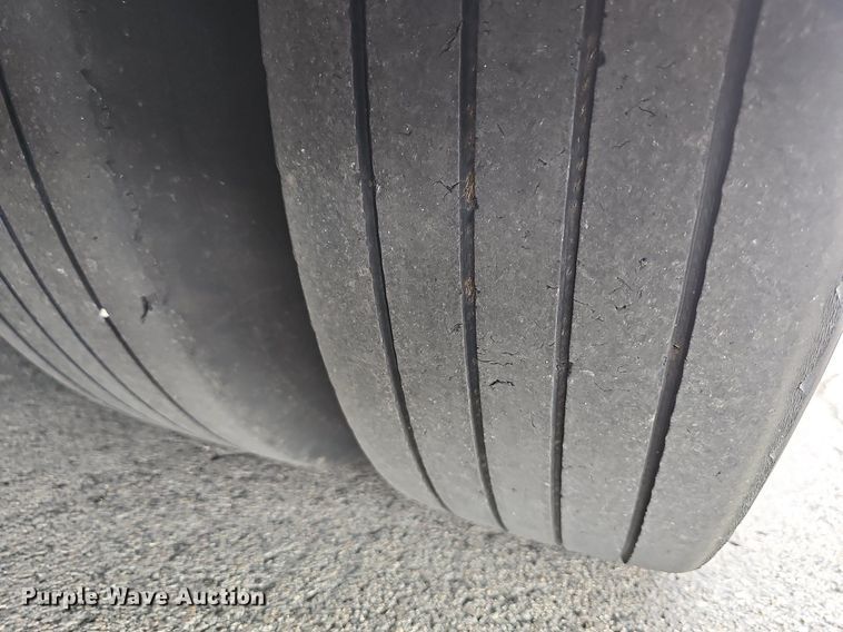 image for item DR5851 2011 Gillig G27B102N4  transit bus