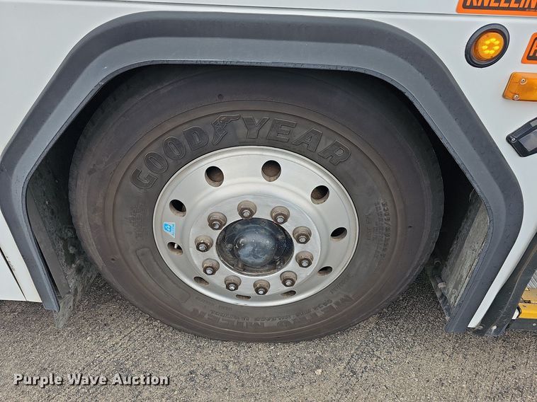 image for item DR5851 2011 Gillig G27B102N4  transit bus