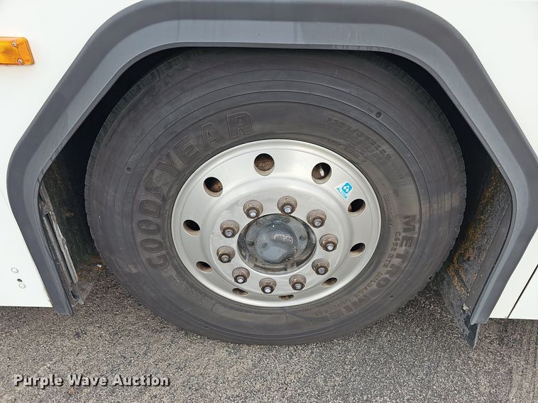 image for item DR5851 2011 Gillig G27B102N4  transit bus