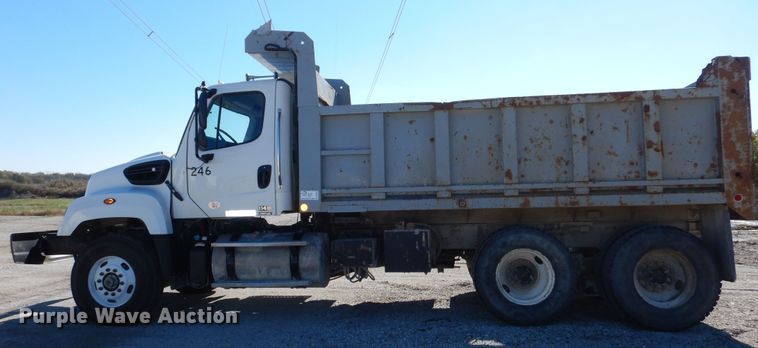image for item DR5863 2014 Freightliner  114SD dump truck