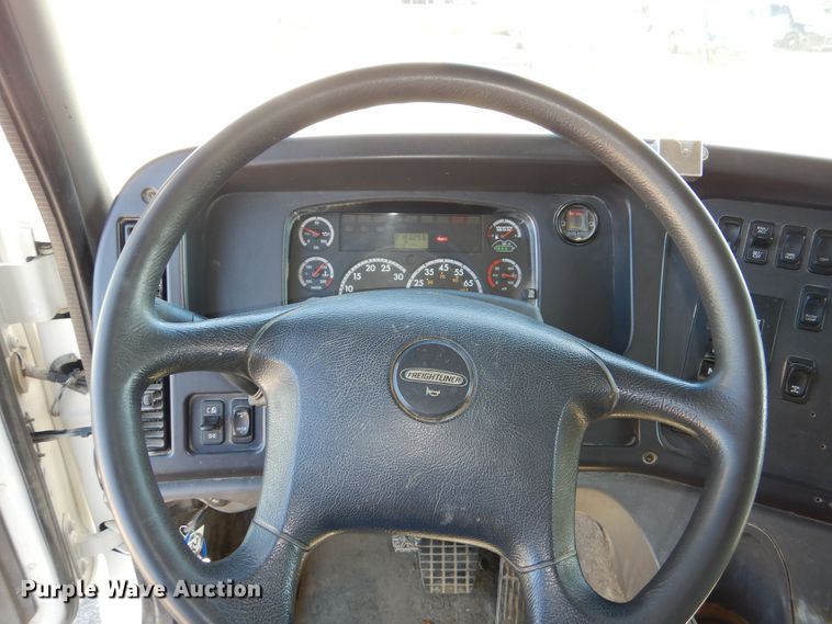 image for item DR5863 2014 Freightliner  114SD dump truck