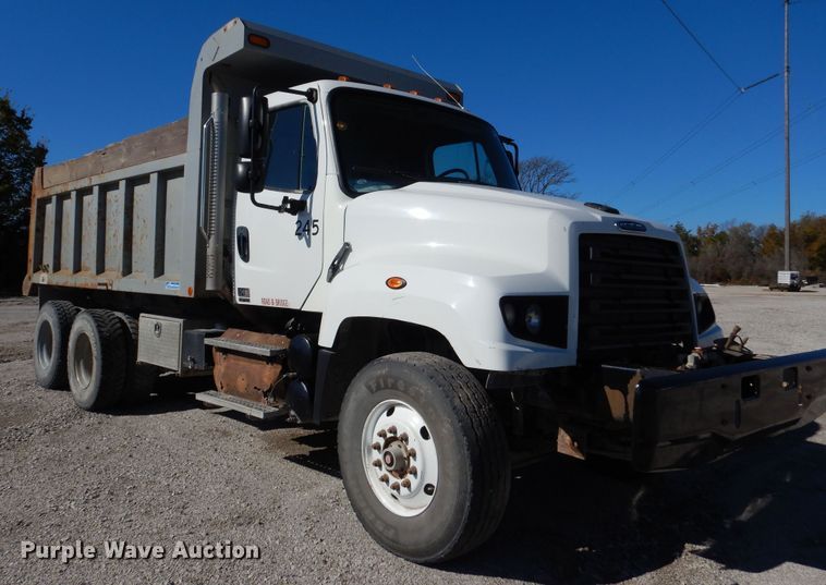 image for item DR5864 2014 Freightliner  114SD dump truck