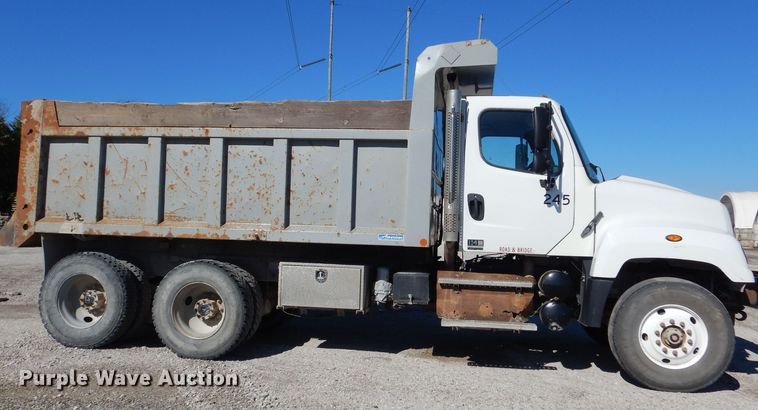 image for item DR5864 2014 Freightliner  114SD dump truck