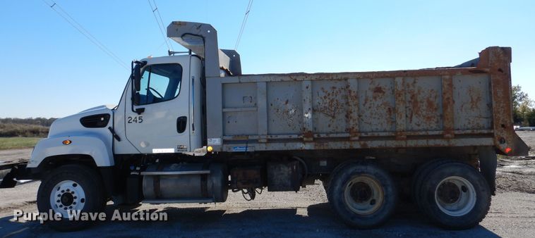 image for item DR5864 2014 Freightliner  114SD dump truck