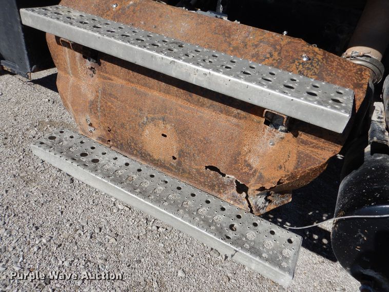 image for item DR5864 2014 Freightliner  114SD dump truck