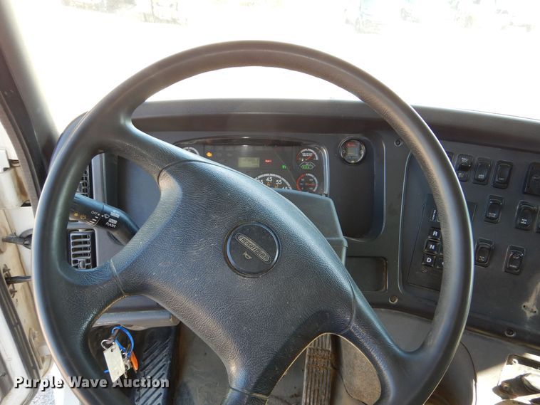 image for item DR5864 2014 Freightliner  114SD dump truck