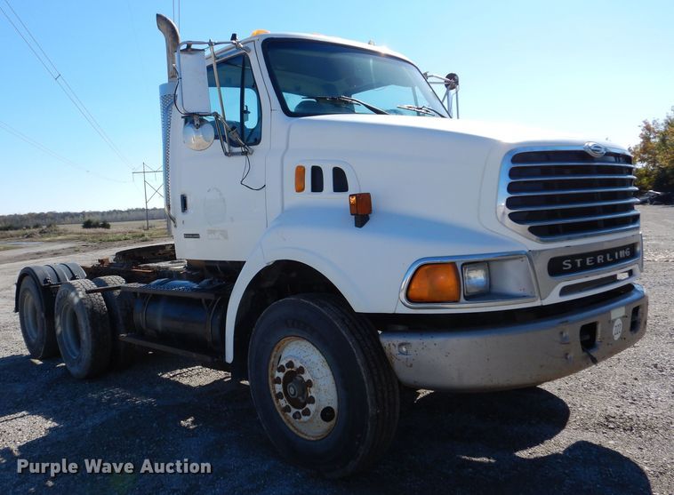 image for item DR5869 2002 Sterling L-Line semi truck