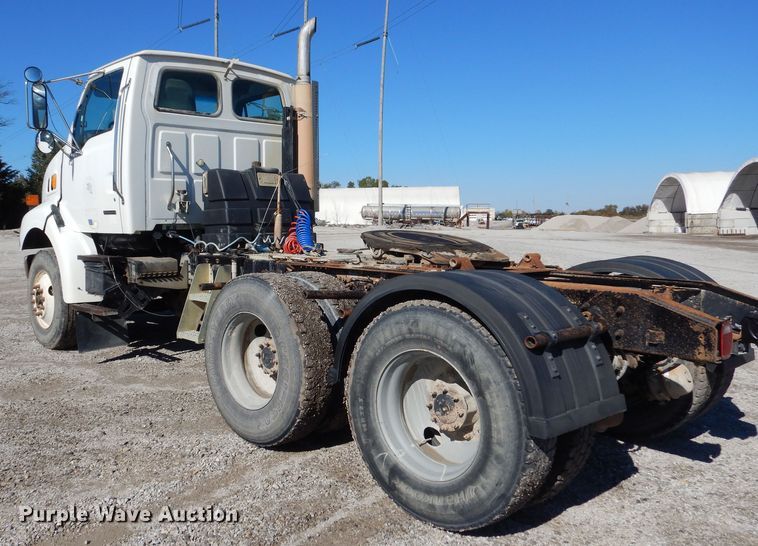 image for item DR5869 2002 Sterling L-Line semi truck
