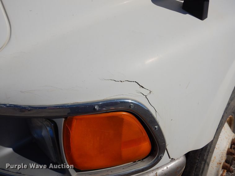 image for item DR5869 2002 Sterling L-Line semi truck