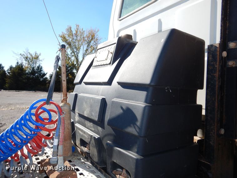 image for item DR5869 2002 Sterling L-Line semi truck