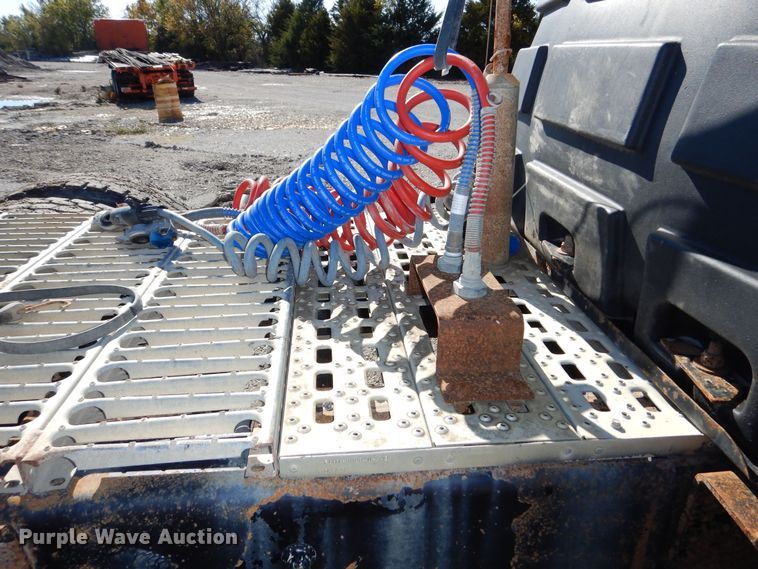 image for item DR5869 2002 Sterling L-Line semi truck