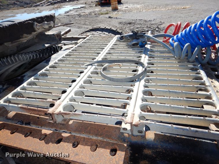 image for item DR5869 2002 Sterling L-Line semi truck