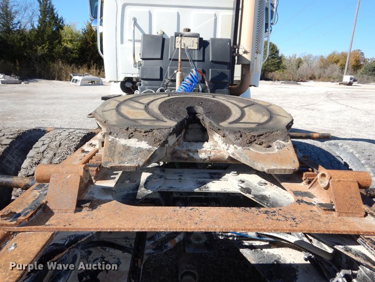 image for item DR5869 2002 Sterling L-Line semi truck