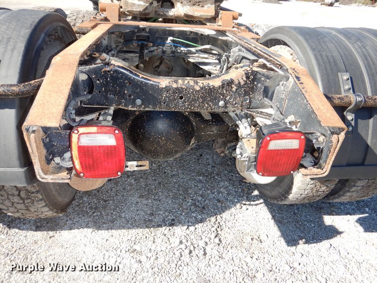 image for item DR5869 2002 Sterling L-Line semi truck