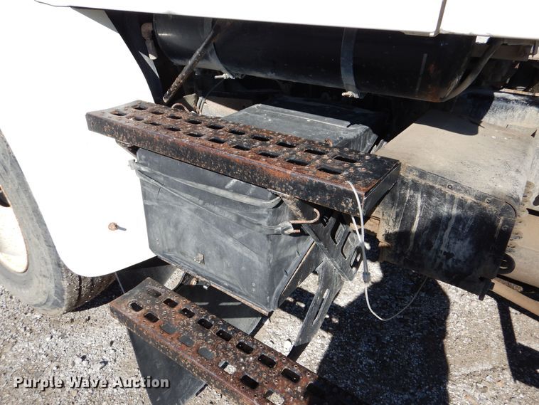 image for item DR5869 2002 Sterling L-Line semi truck