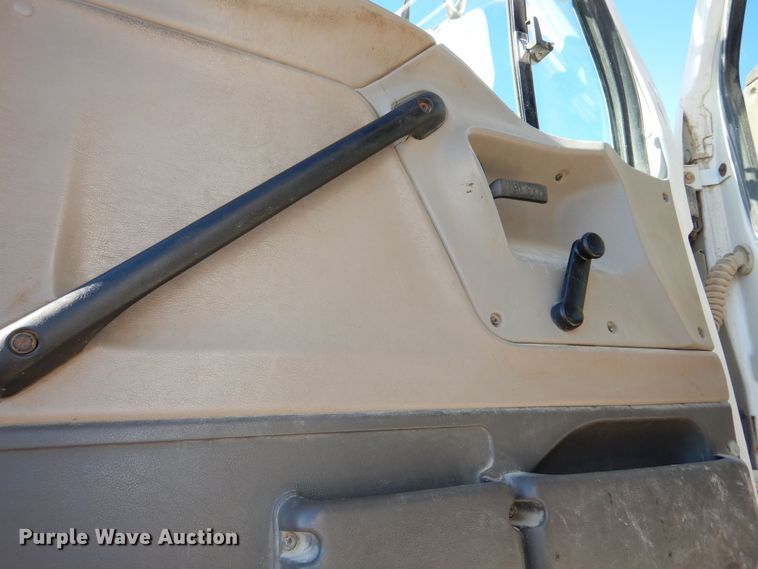 image for item DR5869 2002 Sterling L-Line semi truck